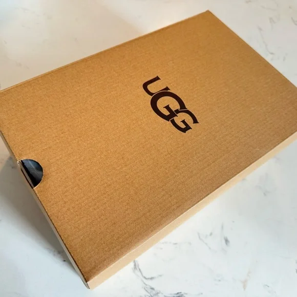 NWT UGG k Fluff yeah slide size 5 - Picture 3 of 8